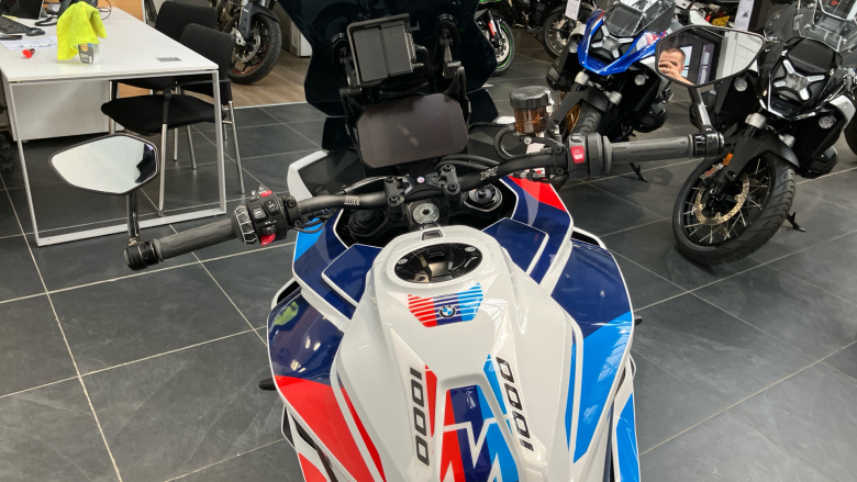 BMW M1000XR (24MY)